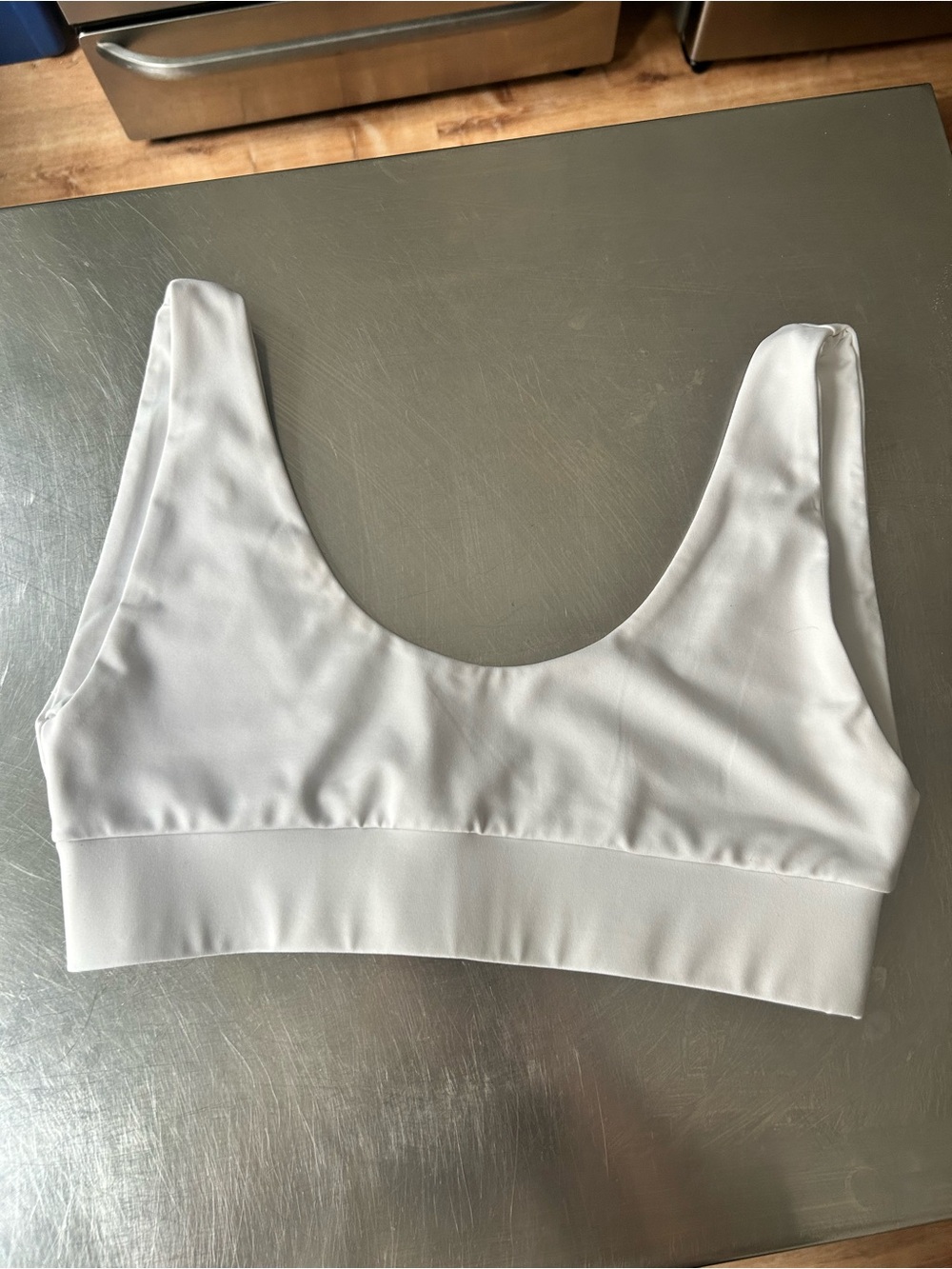 Londre The Sport Scoop Bikini Top in White, size Medium